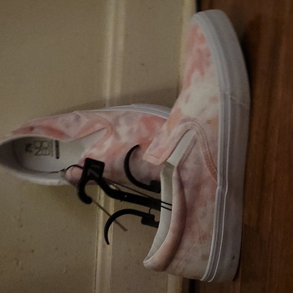 Shoes - Picture 4 of 4